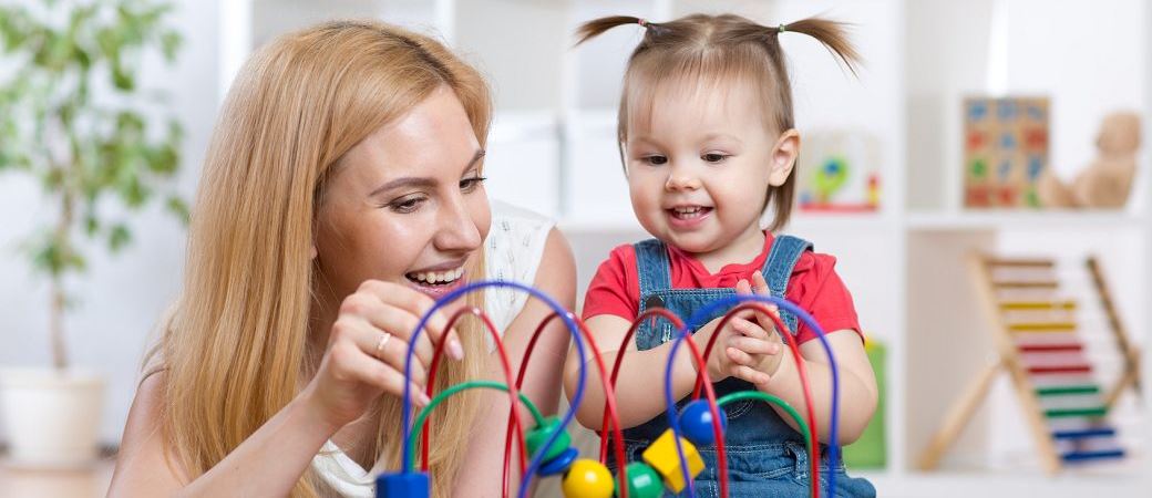 Kontaktplattform führt Babysitter und Eltern zusammen