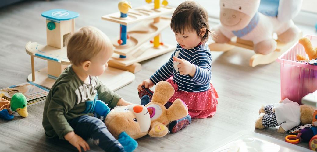 Künstliche Intelligenz fürs Kinderzimmer - Sprechender Kobold kommuniziert mit Kindern