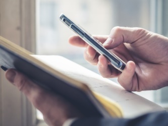 Selbst gestaltbare Papierhüllen für iPad & Co.